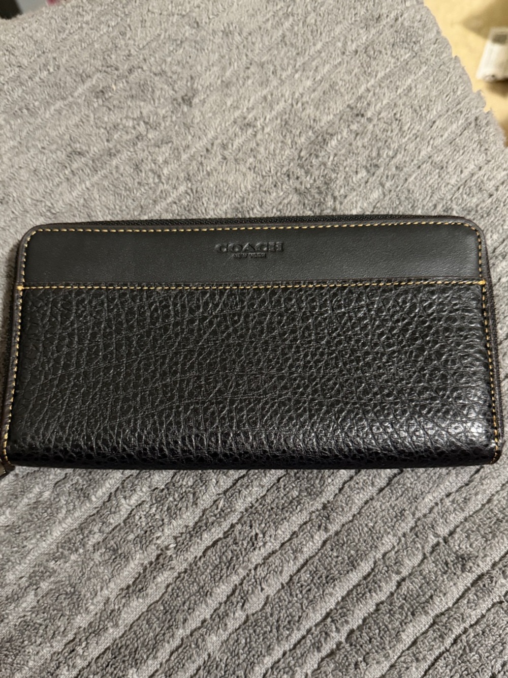 COACH Black Pebbled Leather Zip Wallet with Contrast Stitch